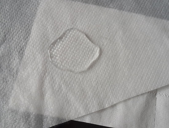 Robes médicales résistantes liquides d'isolement, robes jetables de laboratoire