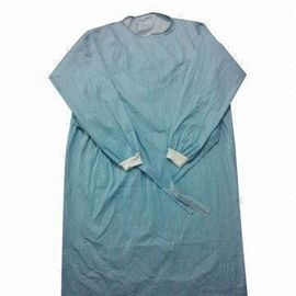 Chine Les combinaisons jetables de polypropylène, les robes chirurgicales imperméables empêchent l&#039;infection croisée société